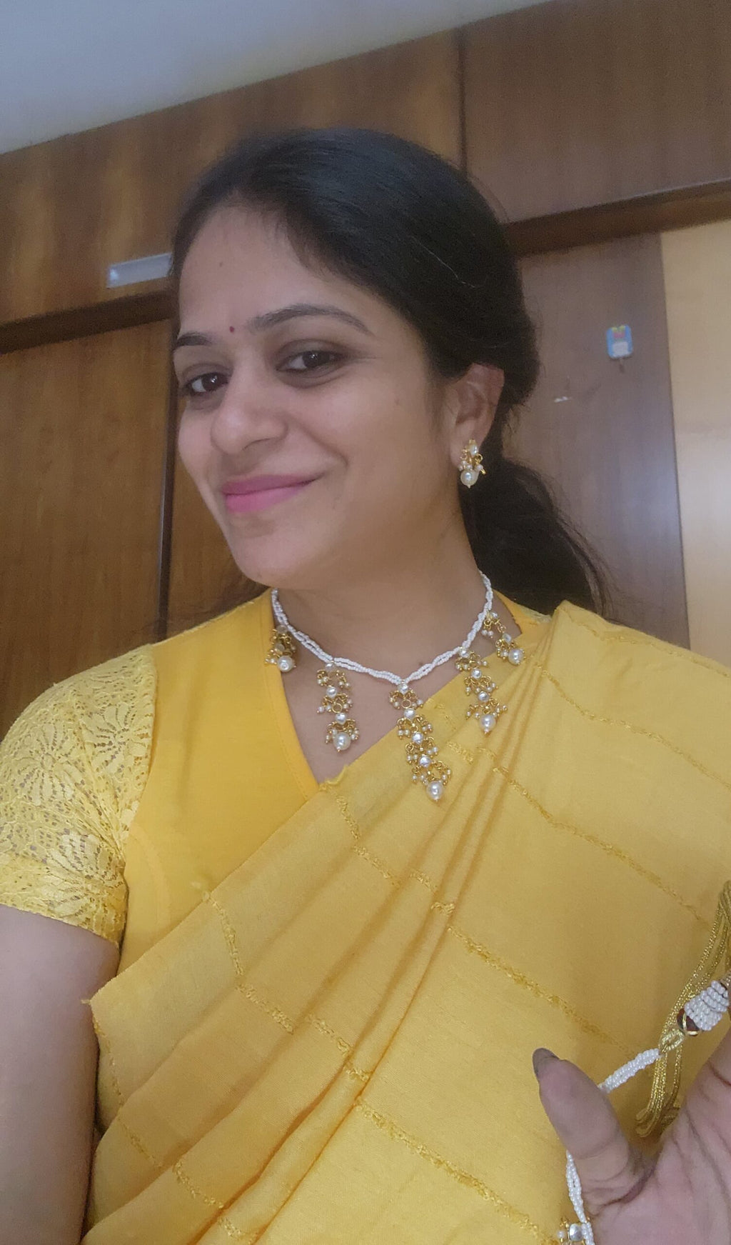 Kundan asymetric pearl neckchain with earrings