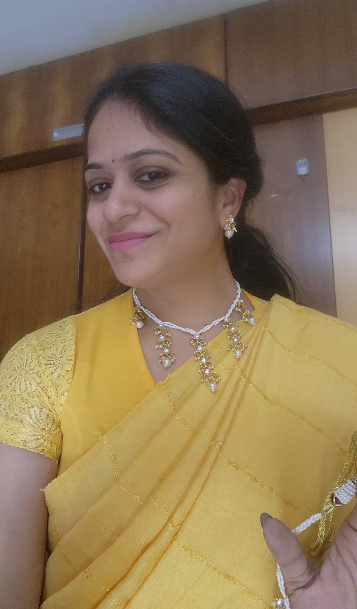 Kundan asymetric pearl neckchain with earrings