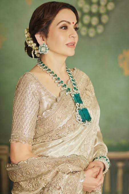 Nitha ambani Green emerald stone neckset with earrings