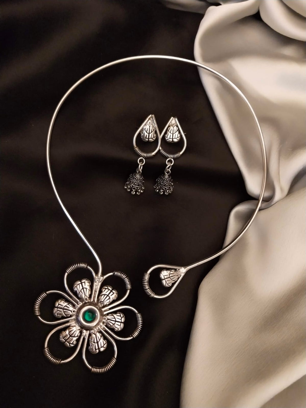 Oxidised Headphone style Neckset with earrings
