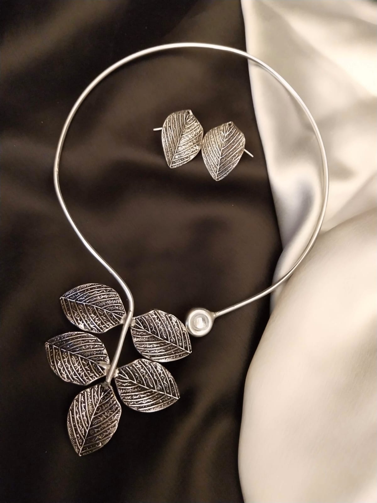 Oxidised Headphone style Neckset with earrings