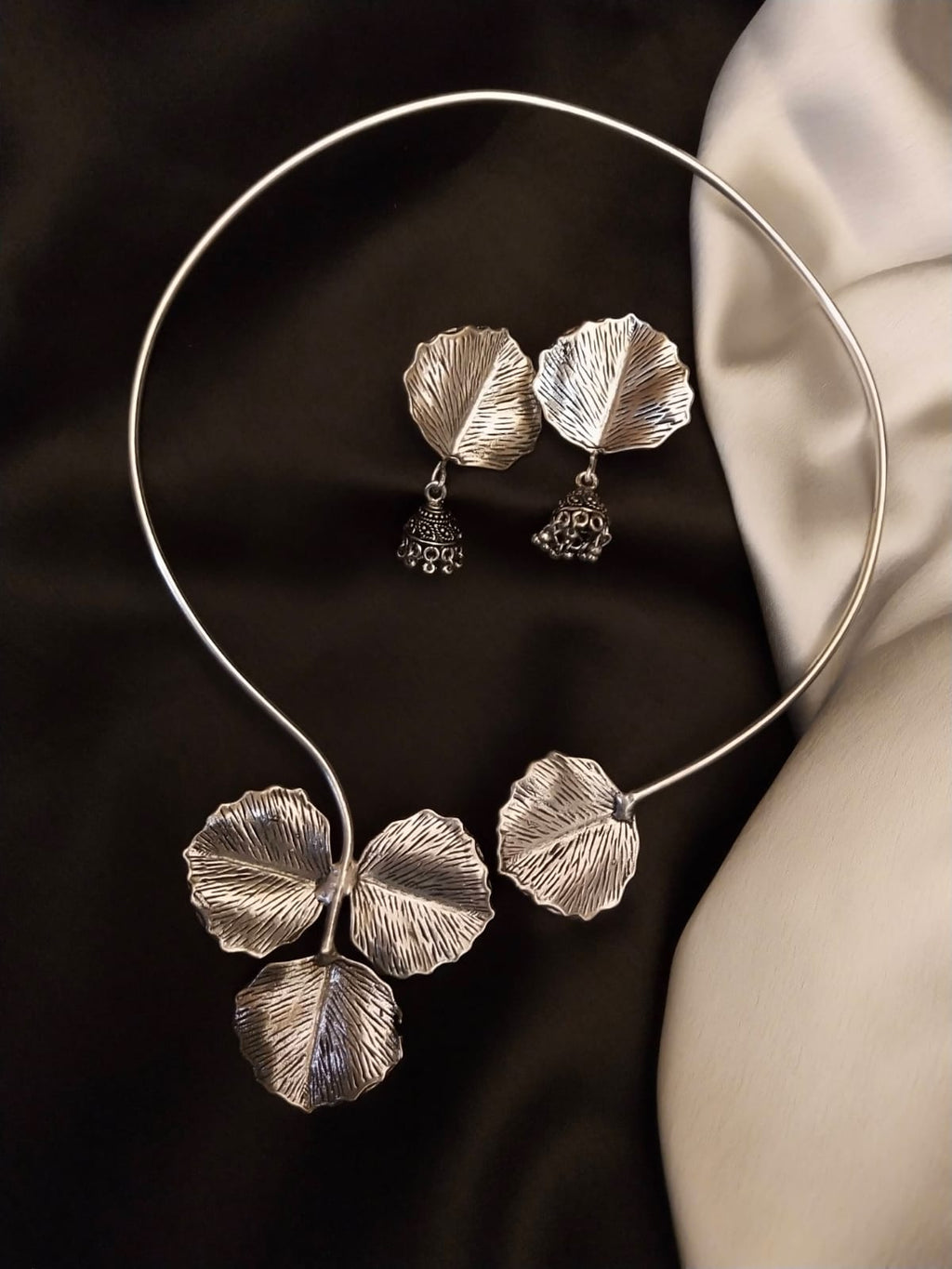 Oxidised Headphone style Neckset with earrings