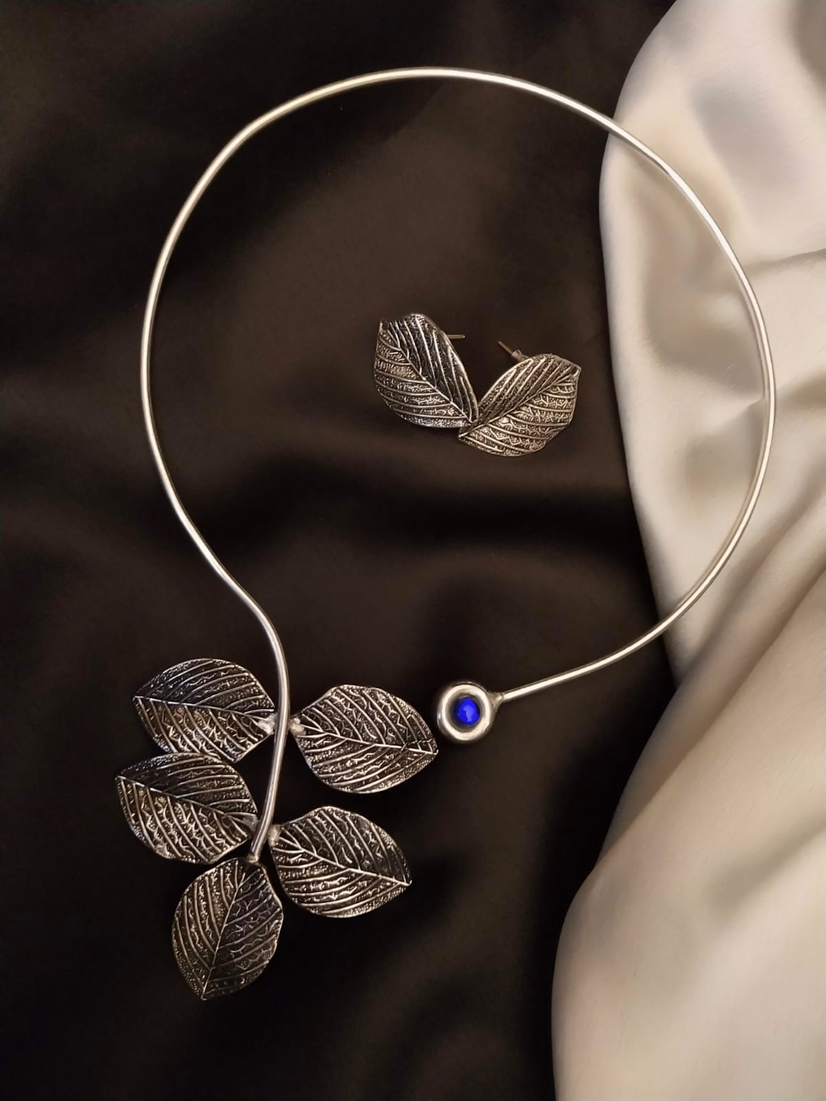 Oxidised Headphone style Neckset with earrings